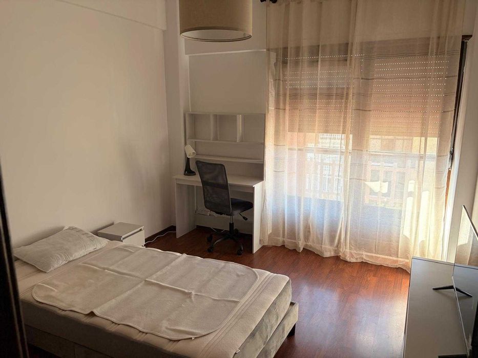 Quarto para alugar na Figueirinha em Oeiras