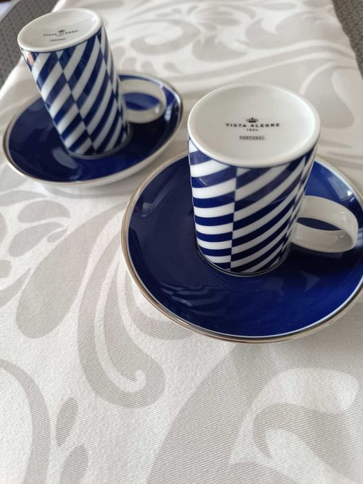 1 par de chávenas com pires, novo, marca Vista Alegre.