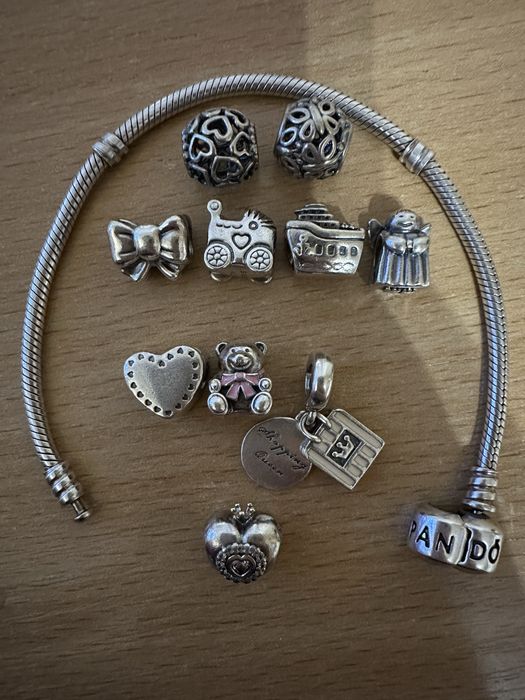 Pandora Оригінальні шарми та браслет