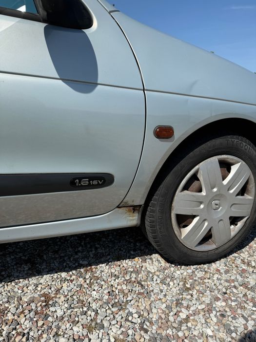 Renault Megane 1.6 benzyna 2000 rok