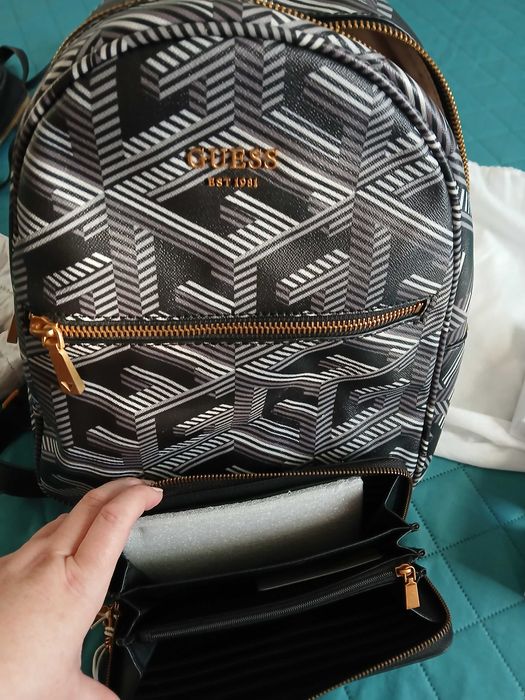 Mochila e carteira Guess novas