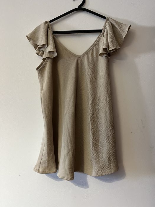 Camisola senhora bege de alças c/ folho nos ombros efeito fluido tamXL