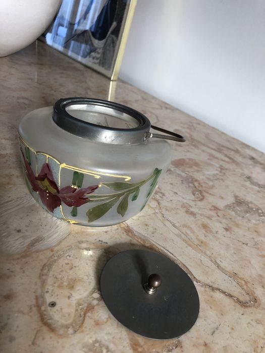 Bomboneira em vidro antiga