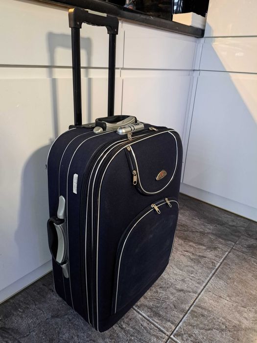 Sprzedam walizkę podróżną