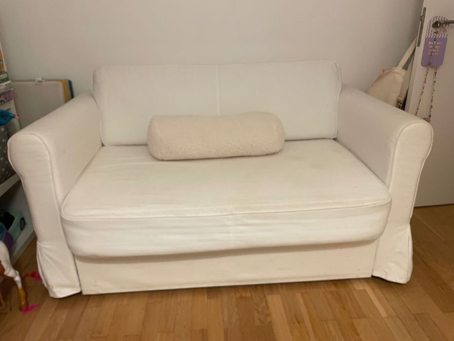 Sofá cama branco de 2 lugares