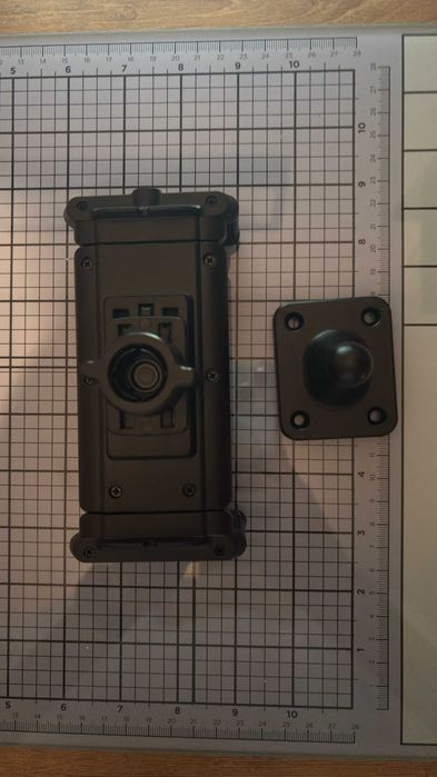 Uchwyt na telefon/tablet naścienny