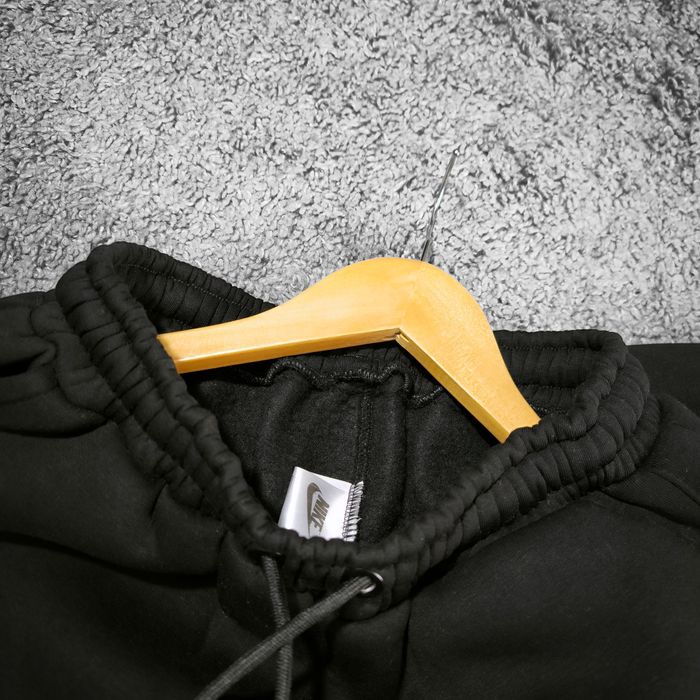 Зимовий чоловічий спортивний костюм Nike чорний з білим