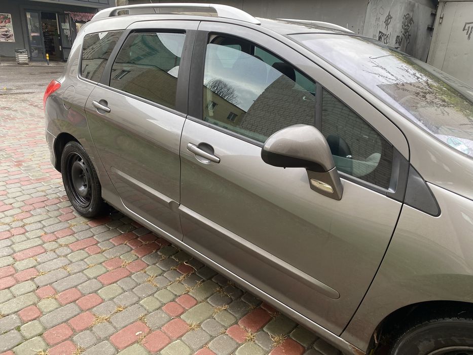 автомобіль Пежо 308 1.6 дизель