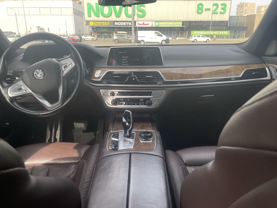BMW 740D 2016рік 400 к/с