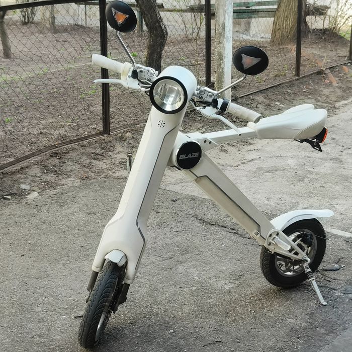 Електробайк Blaze Smart EV. Складний