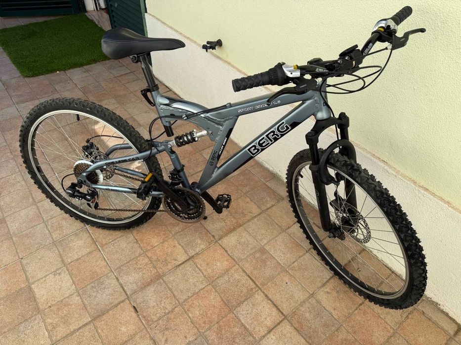 Bicicleta BTT aluminio travão disco e suspensão total