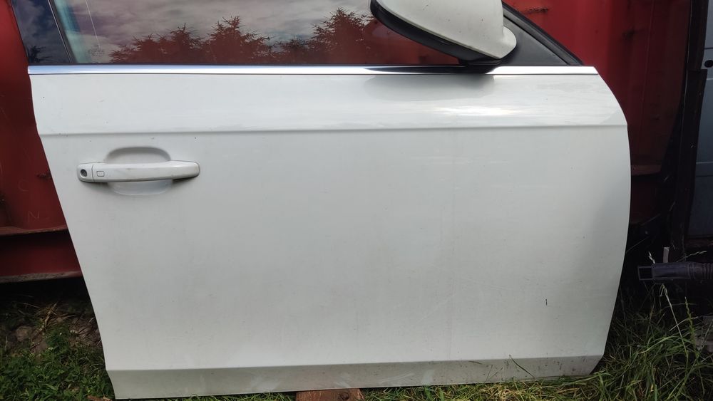 Drzwi przód przednie prawe Audi a4 b8 lift ly9c