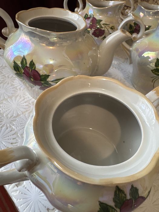 Сервіз велкиий чайник чашка цукорниця