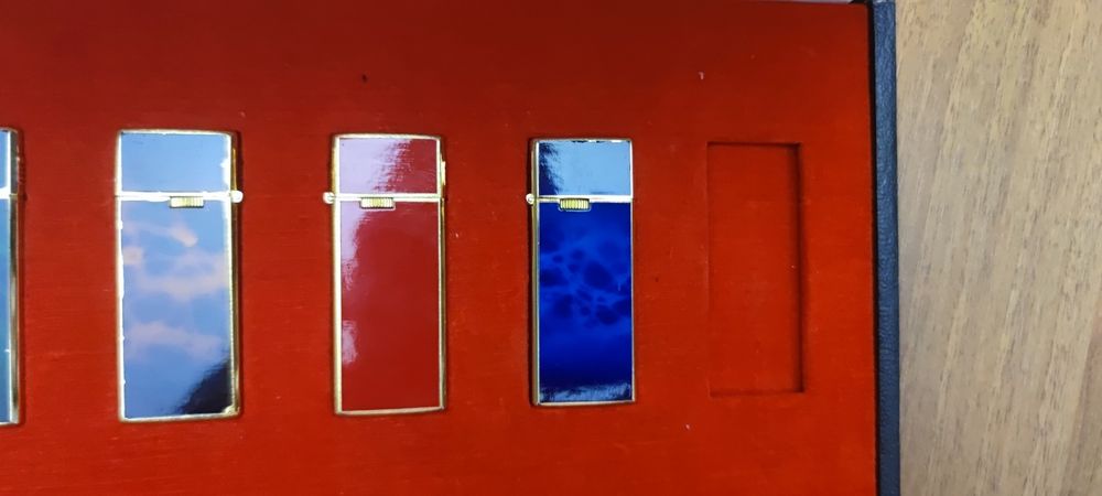 Набір вінтажних запальничок Sharp