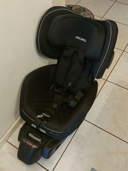 Fotelik samochodowy dziecięcy