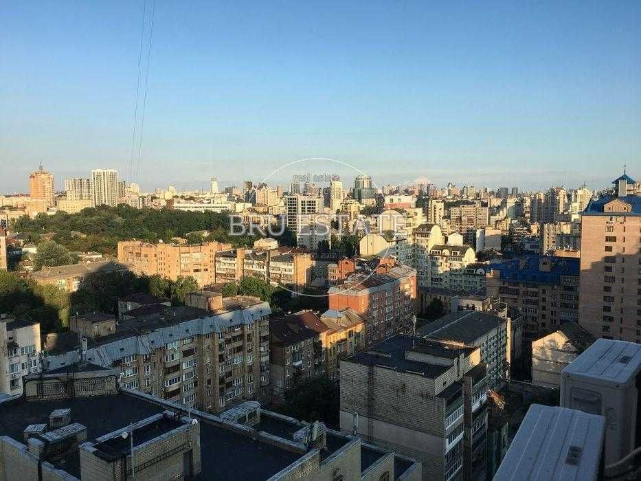 Продам 1 к вул.Дмитрівська 80    м. Університет