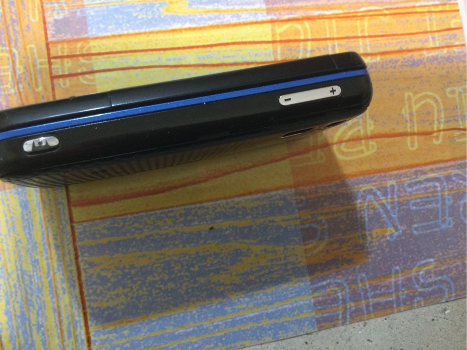 Оригинальная коробка от телефона.