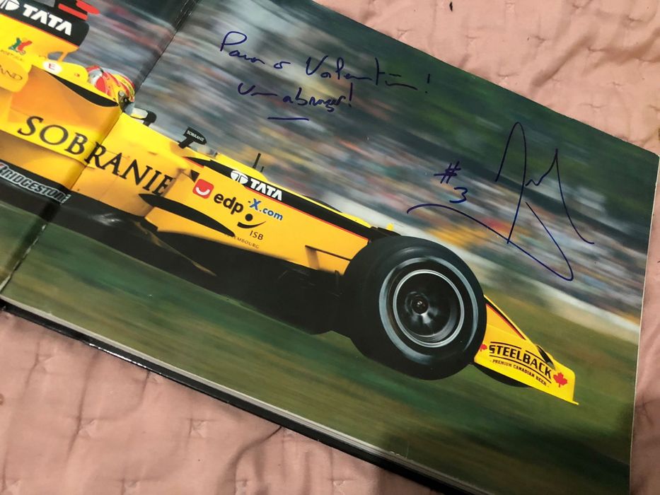 Livro Best of Formula 1 2005 Tiago Monteiro Autografado