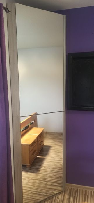 Szafa z lustrem narożna 60x60x252wysoka dzielonajest na połowę z półka