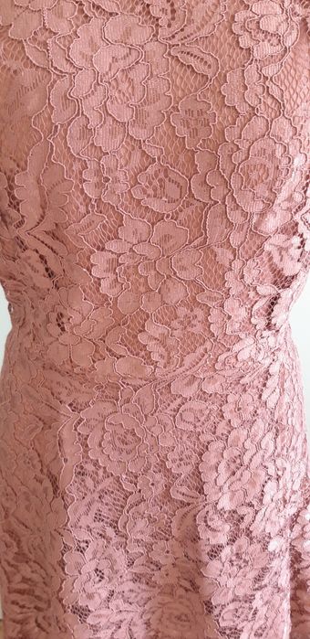 Elegancka asymetryczna sukienka