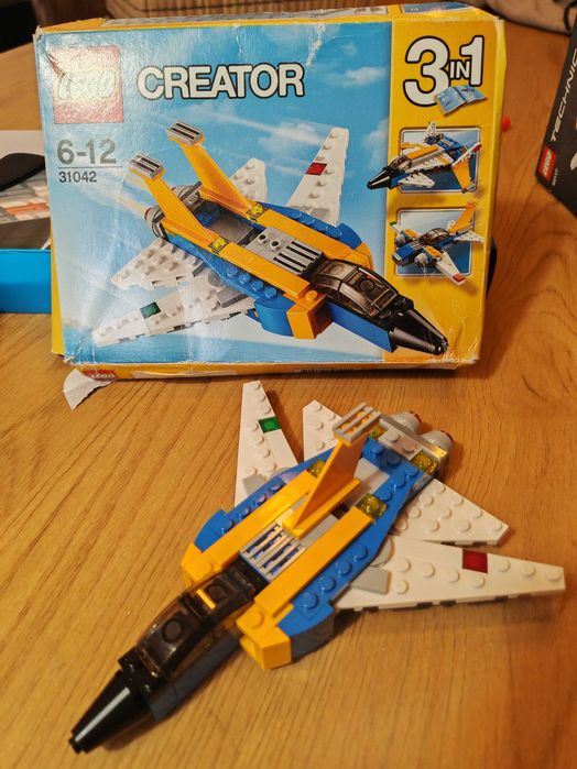 Conjuntos lego Creator Avião 31042 e  carro 31087