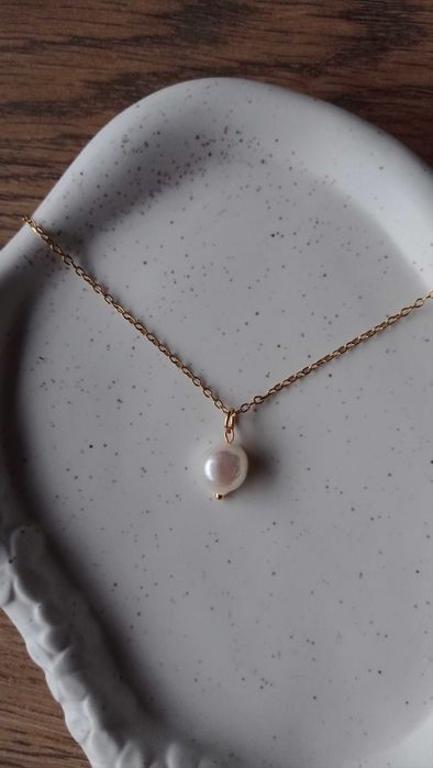 Naszyjnik ze stali szlachetnej z perłą