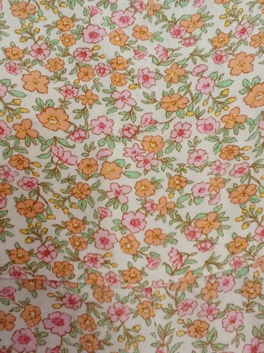 Macacão florido (Lefties)lindo