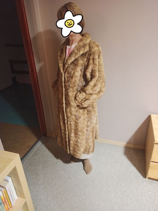 Futro z norek, długi płaszcz