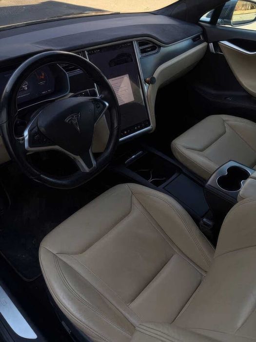 Tesla Model S 75D      2016