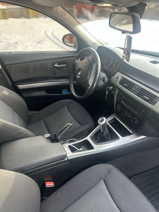 BMW e90 2.0 бенз 2005 року