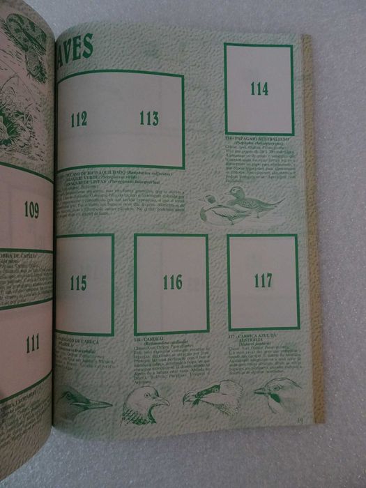Caderneta de cromos vazia O Mundo Maravilhoso dos pequenos seres III