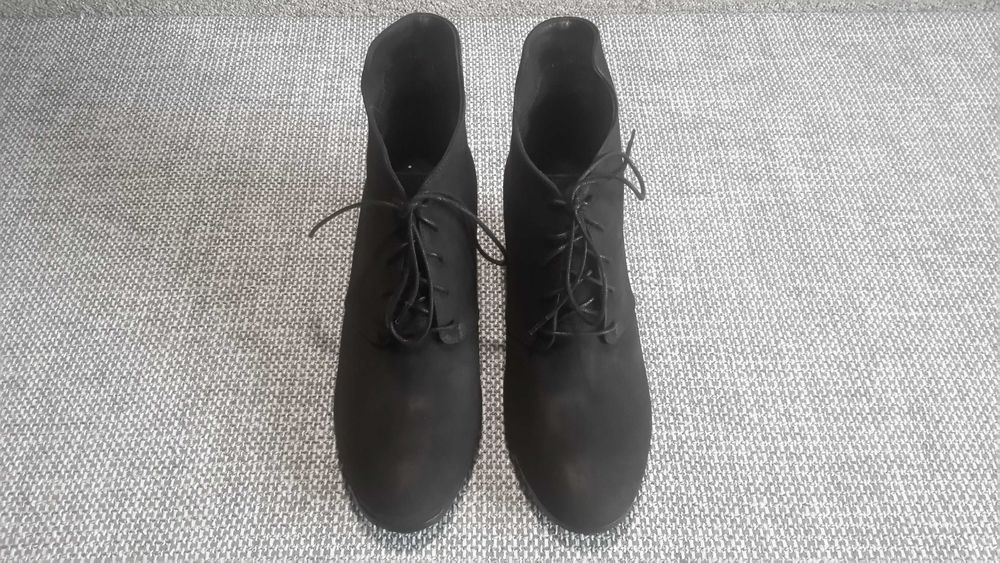 Nowe botki damskie z firmy Baldaccini rozm.37