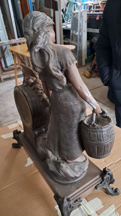 Vendo relógio estátua antigo