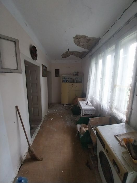 Будинок у Середньому ,  центр