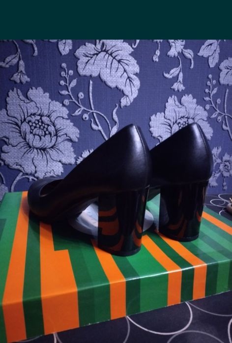 продам туфлі,туфли.