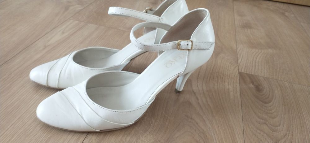 Buty ślubne Ryłko r.37.5 krem skóra licowa.