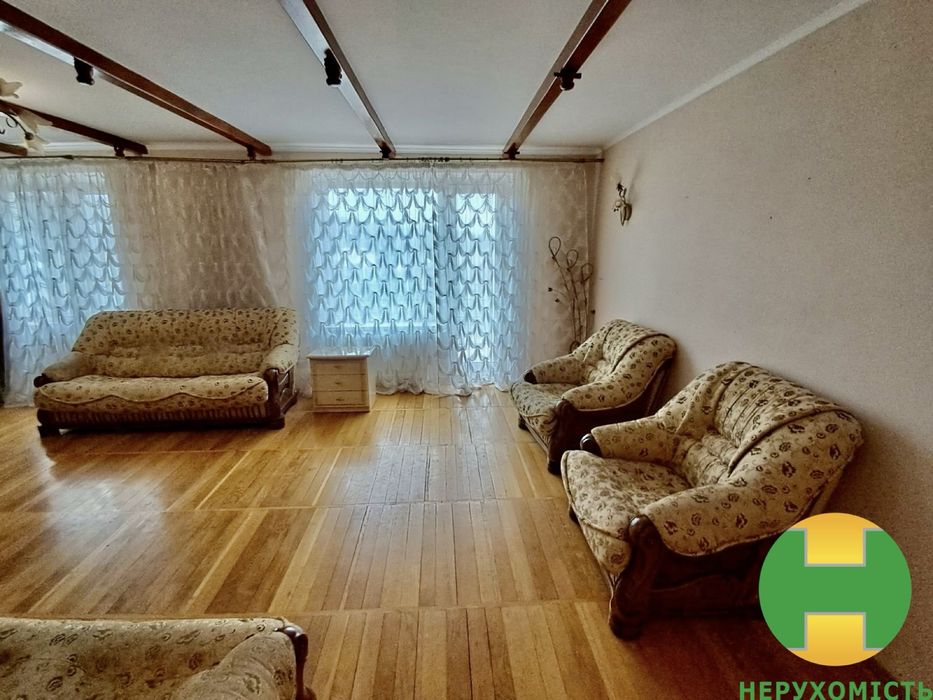 Продається 3-кімнатна квартира .Заводське