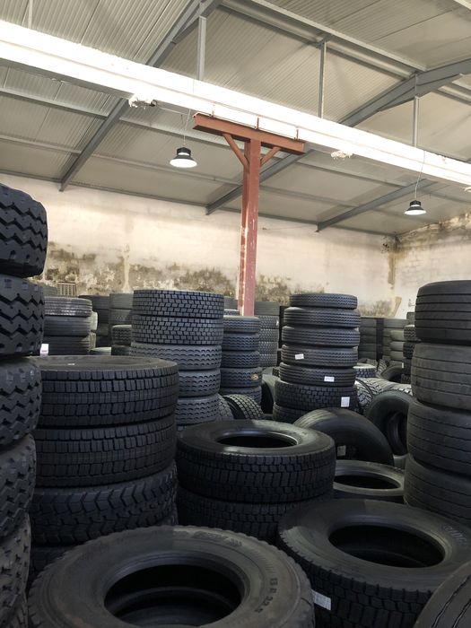 Pneus camião usados e recauchutados