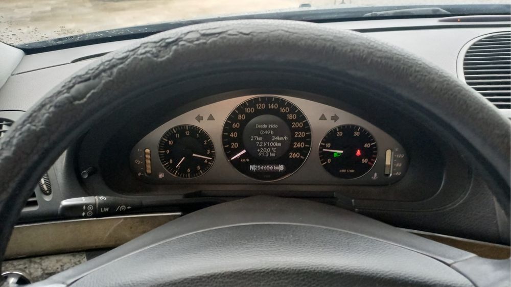 Mercedes benz E220