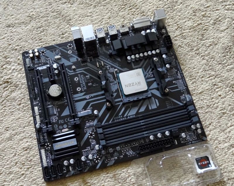 Gigabyte  B450M DS3H V2  цифровим рішенням VRM