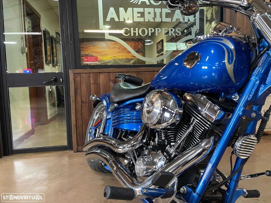Harley-Davidson Softail Rocker C (FXCWC)