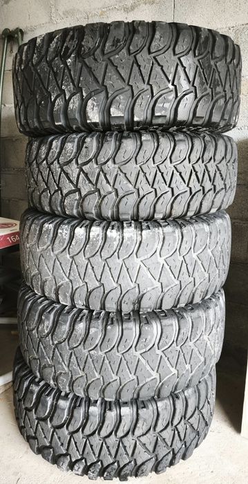 Vendo  5  pneus Mickey Thomson 315/70R17
Ain