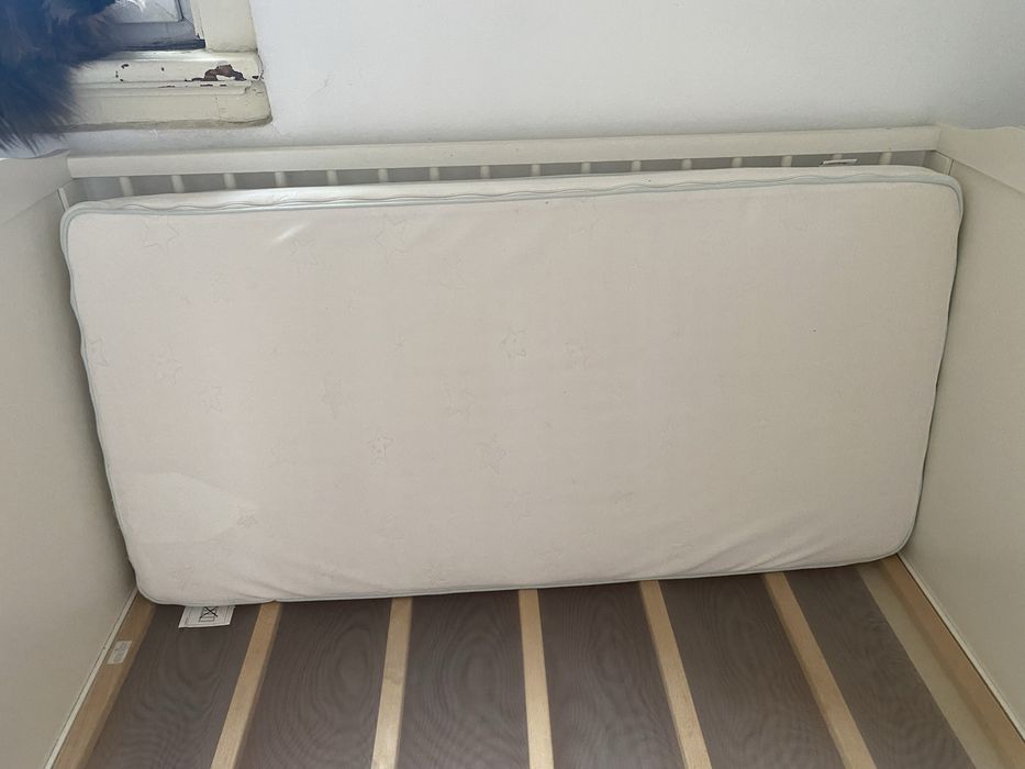 Berço de grades + colchão