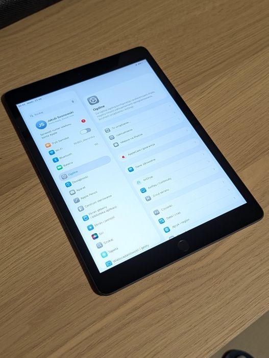 Apple iPad 8. generacji 32GB WiFi Space Gray Rysik + Kompletny Zestaw