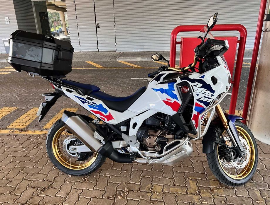 Honda Africa Twin adventure sports dct 2024 com 2200 Kms, em garantia