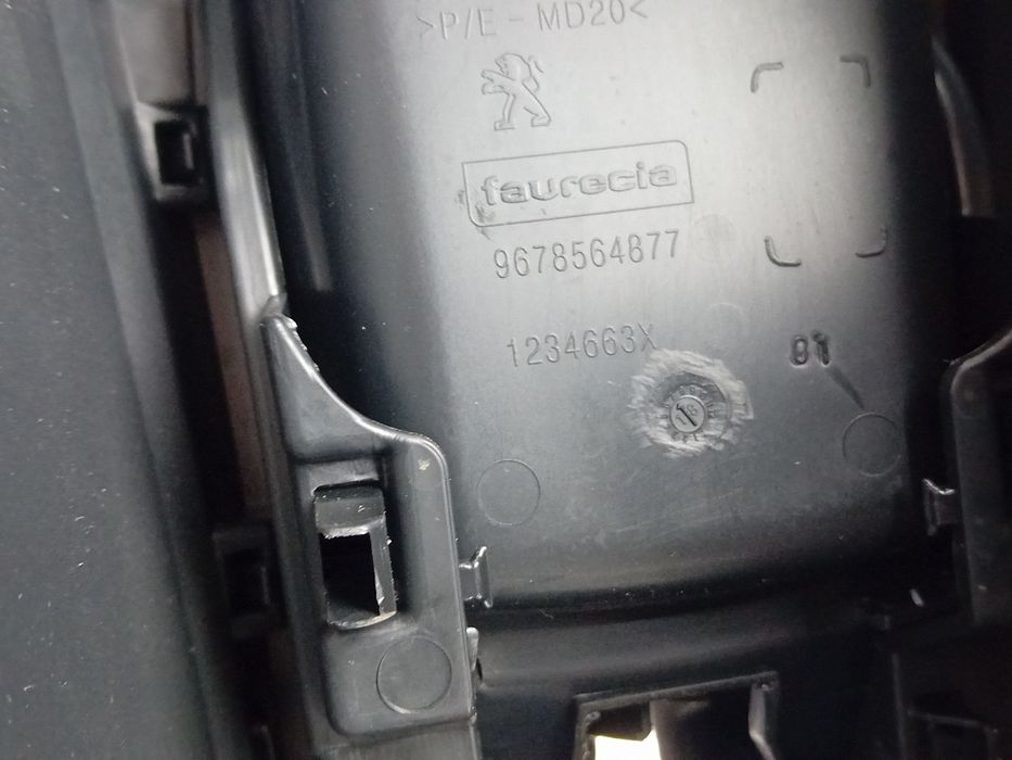 Moldura da consola central / rádio / aro PEUGEOT 2008 I (CU_)