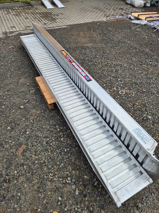 Specjalistyczne rampy najazdowe | 4,0m ↔ | 3800kg | szerokość 37cm