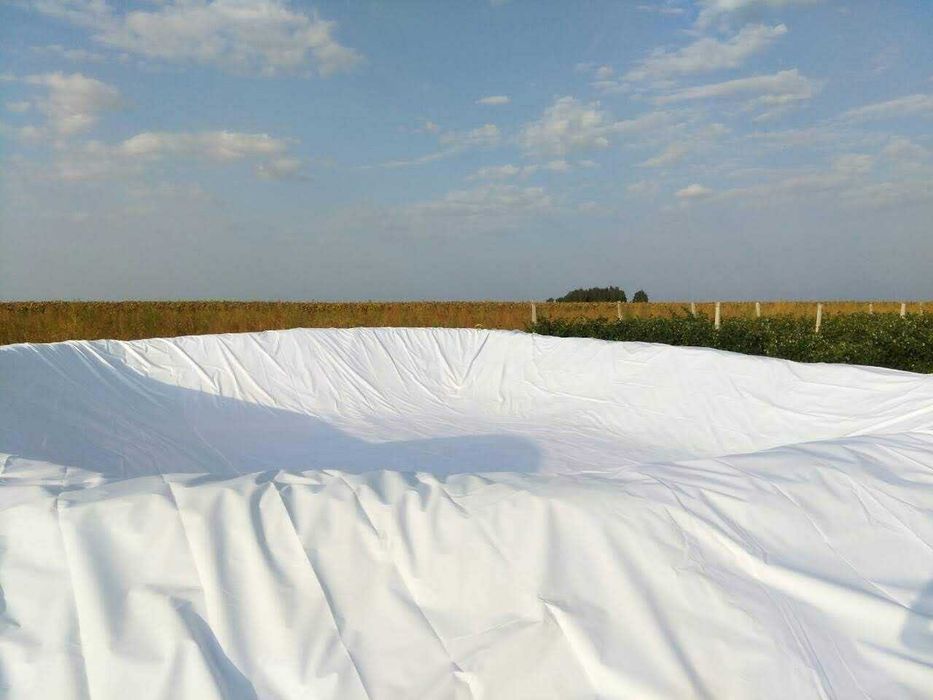 Плівка для озера та ставка