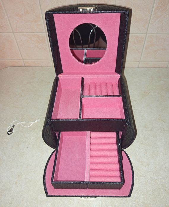 21Szkatułka na biżuterię Cień beauty