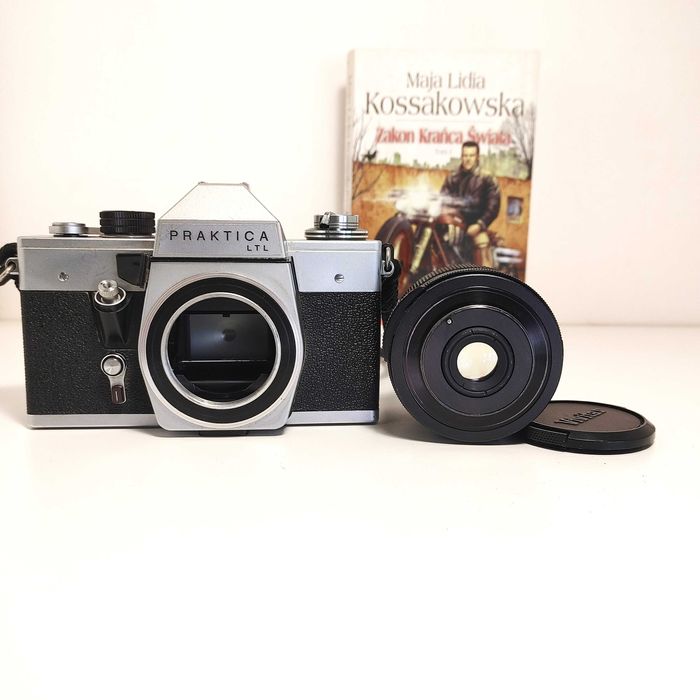 Srebrna lustrzanka analogowa PRAKTICA LTL szerokokątny REXTAR 2,8/28mm